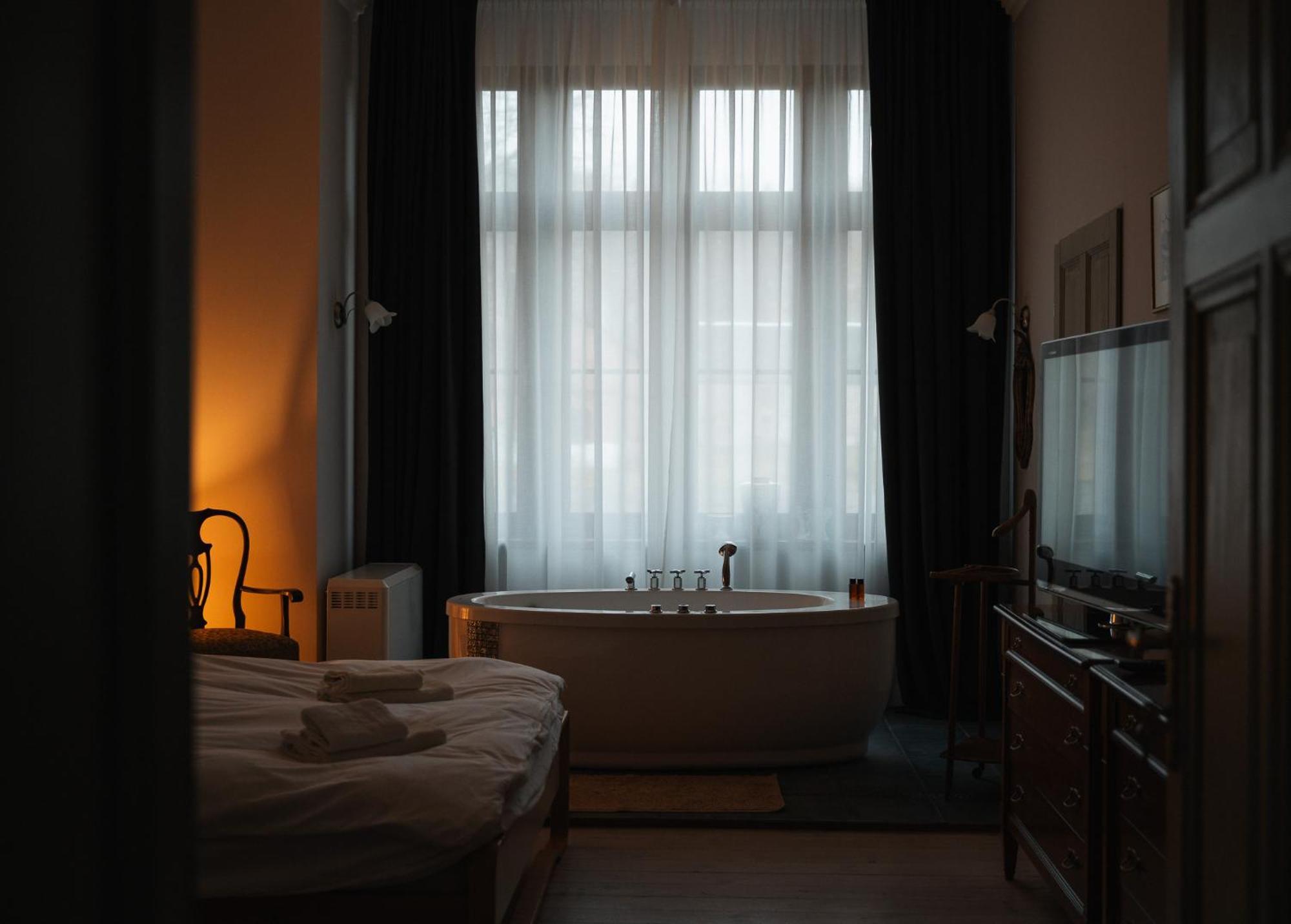 Folwark Wielka Wies - Palac Pod Debem Glowczyce Buitenkant foto