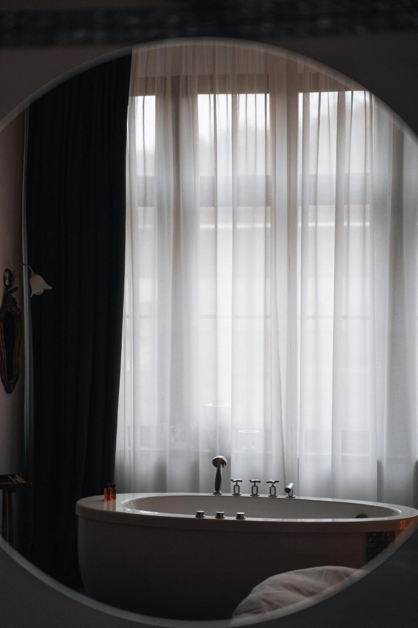 Folwark Wielka Wies - Palac Pod Debem Glowczyce Buitenkant foto